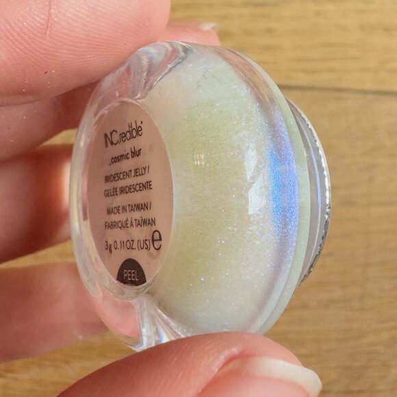 Inc.redible You Glow Girl Iridescent Jelly highlighter - Cosmic Blur - Picture 5 of 6